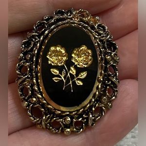 Updated- Vintage gold double rose etched brooch